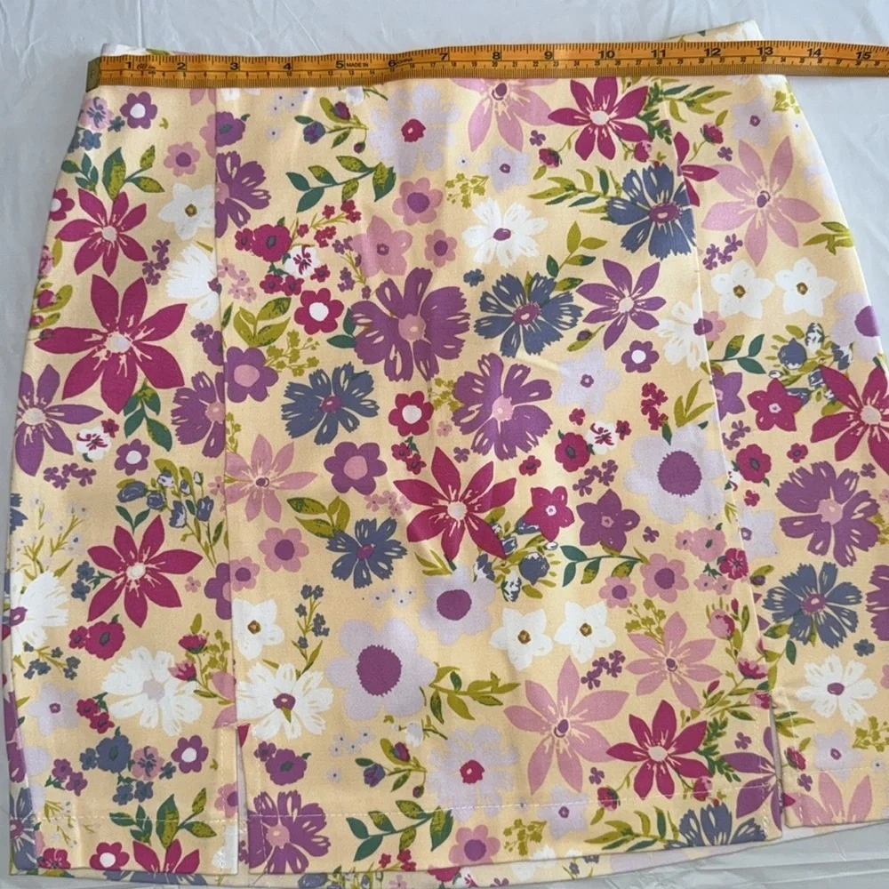 LOVE ON A HANGER Floral Women's Skirt